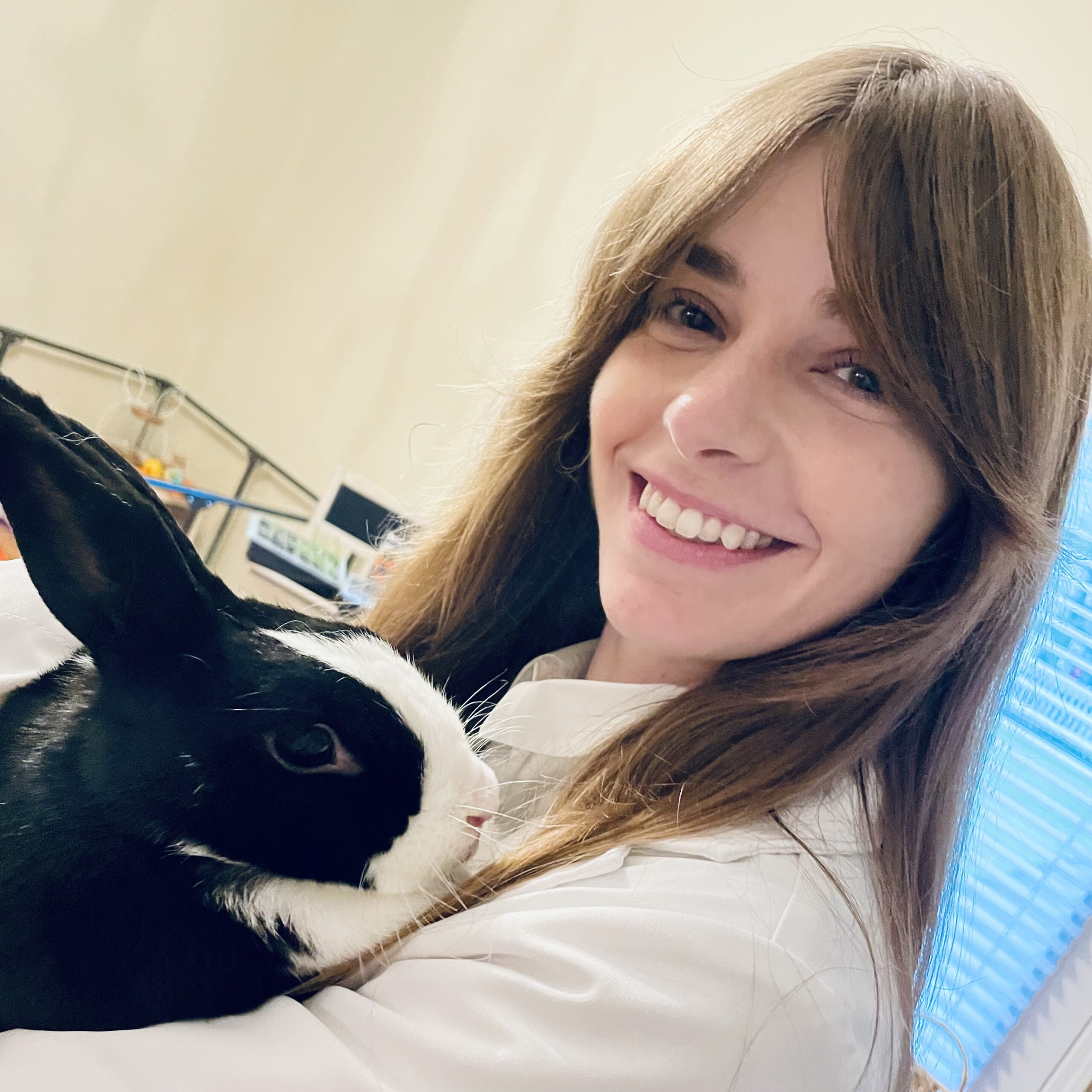 https://southpointpethospital.com/wp-content/uploads/2025/04/Dr.-Sarah-Ball-Pic-scaled.jpeg